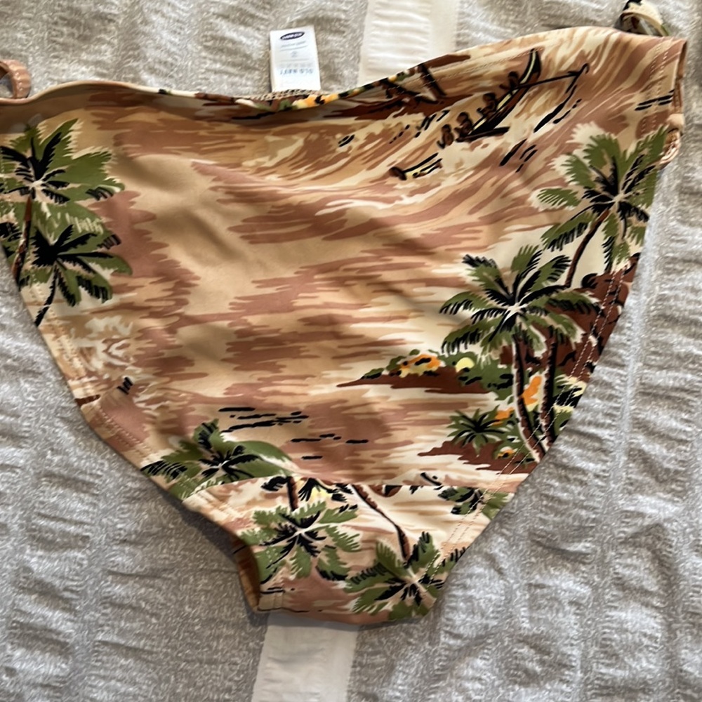 Old Navy 🌴 bathing suit - Picture 5 of 7